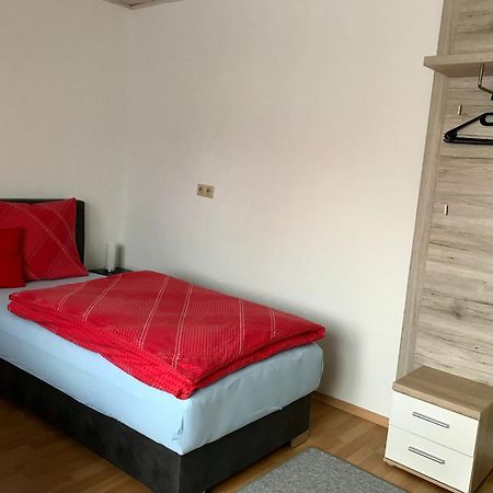 Juna Karlsruhe Buitenkant foto