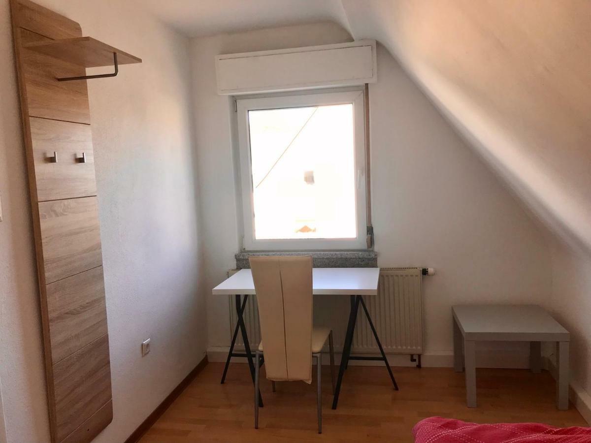 Juna Karlsruhe Buitenkant foto