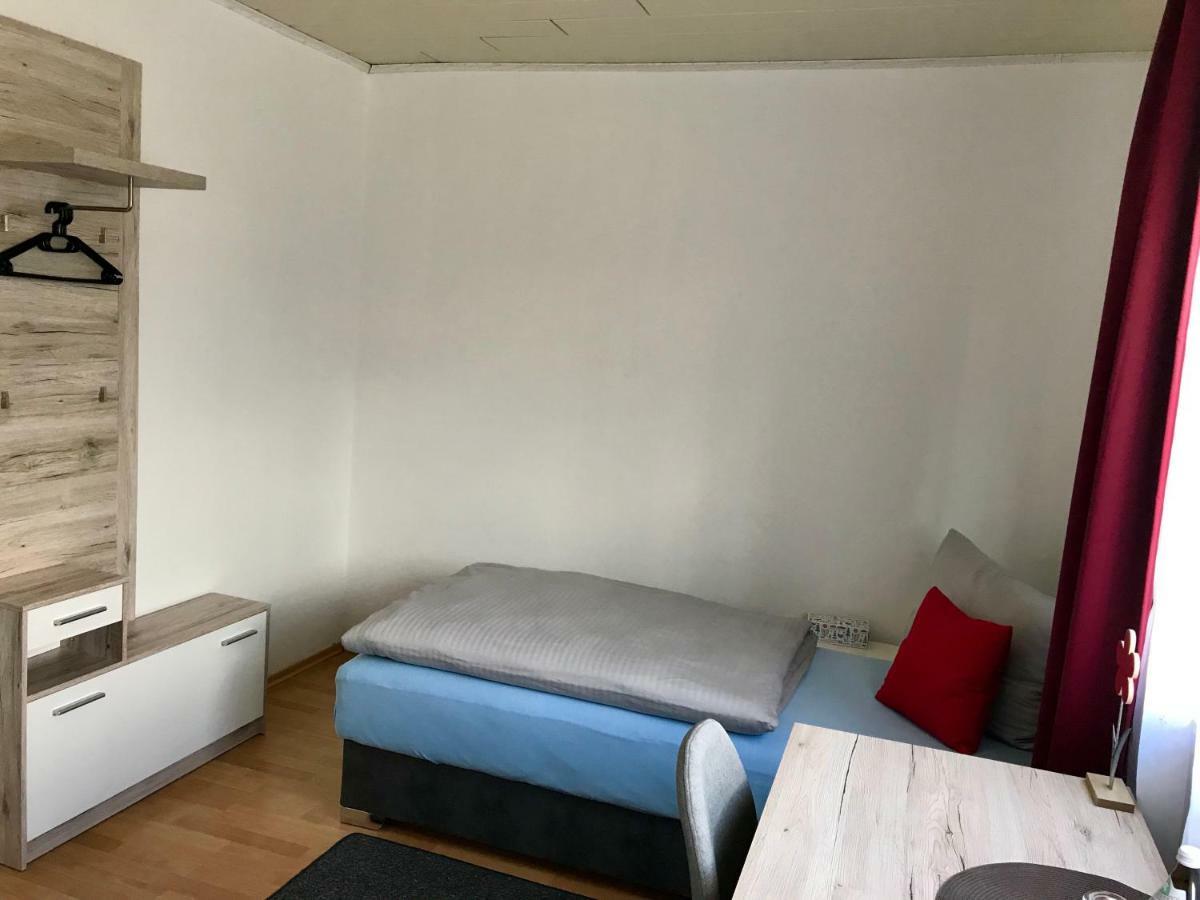 Juna Karlsruhe Buitenkant foto