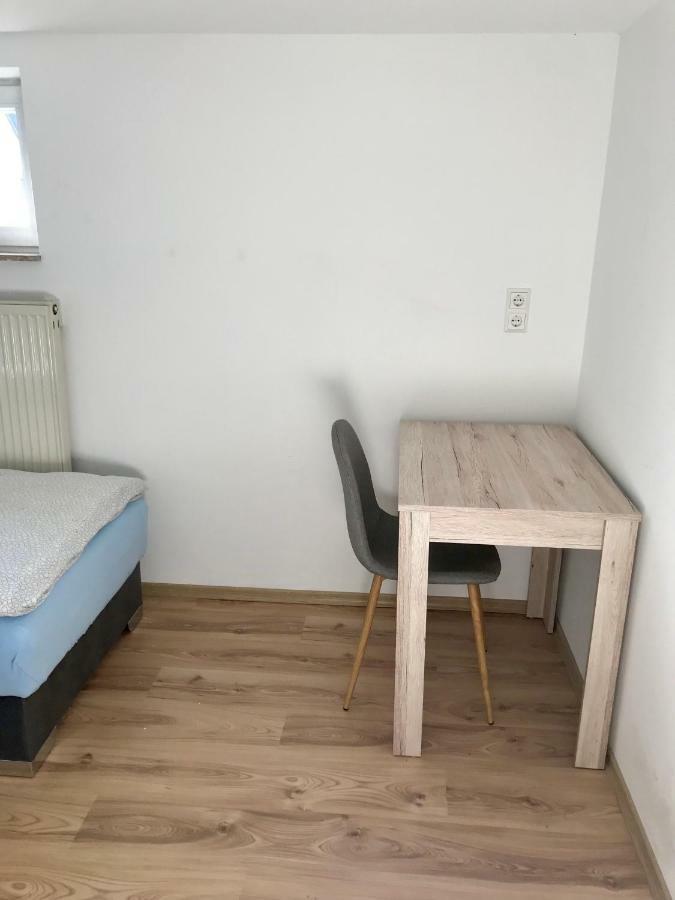 Juna Karlsruhe Buitenkant foto
