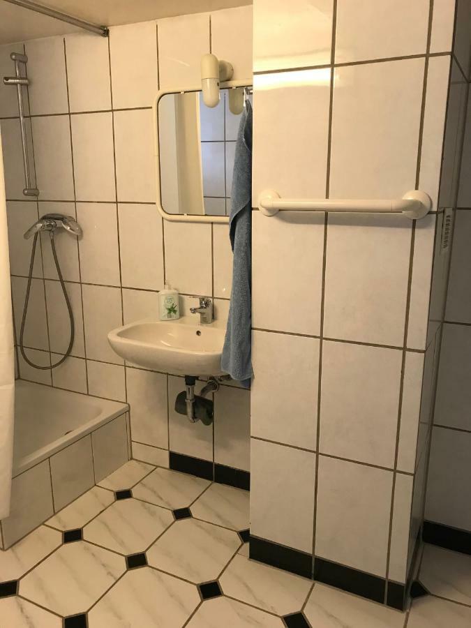 Juna Karlsruhe Buitenkant foto