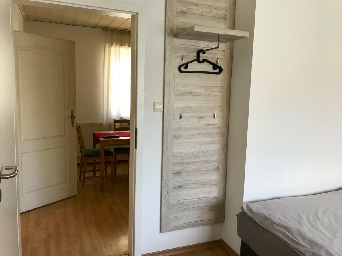 Juna Karlsruhe Buitenkant foto