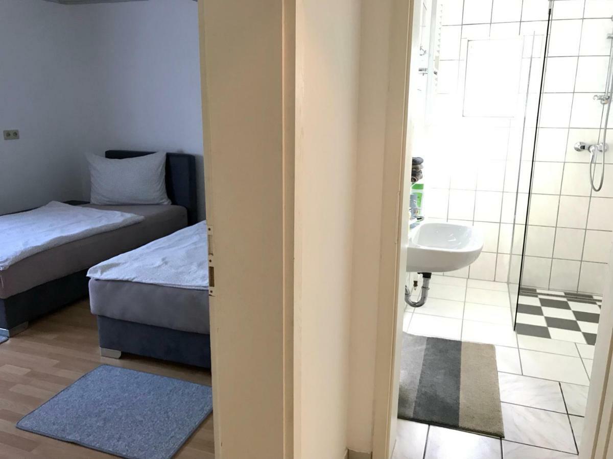 Juna Karlsruhe Buitenkant foto